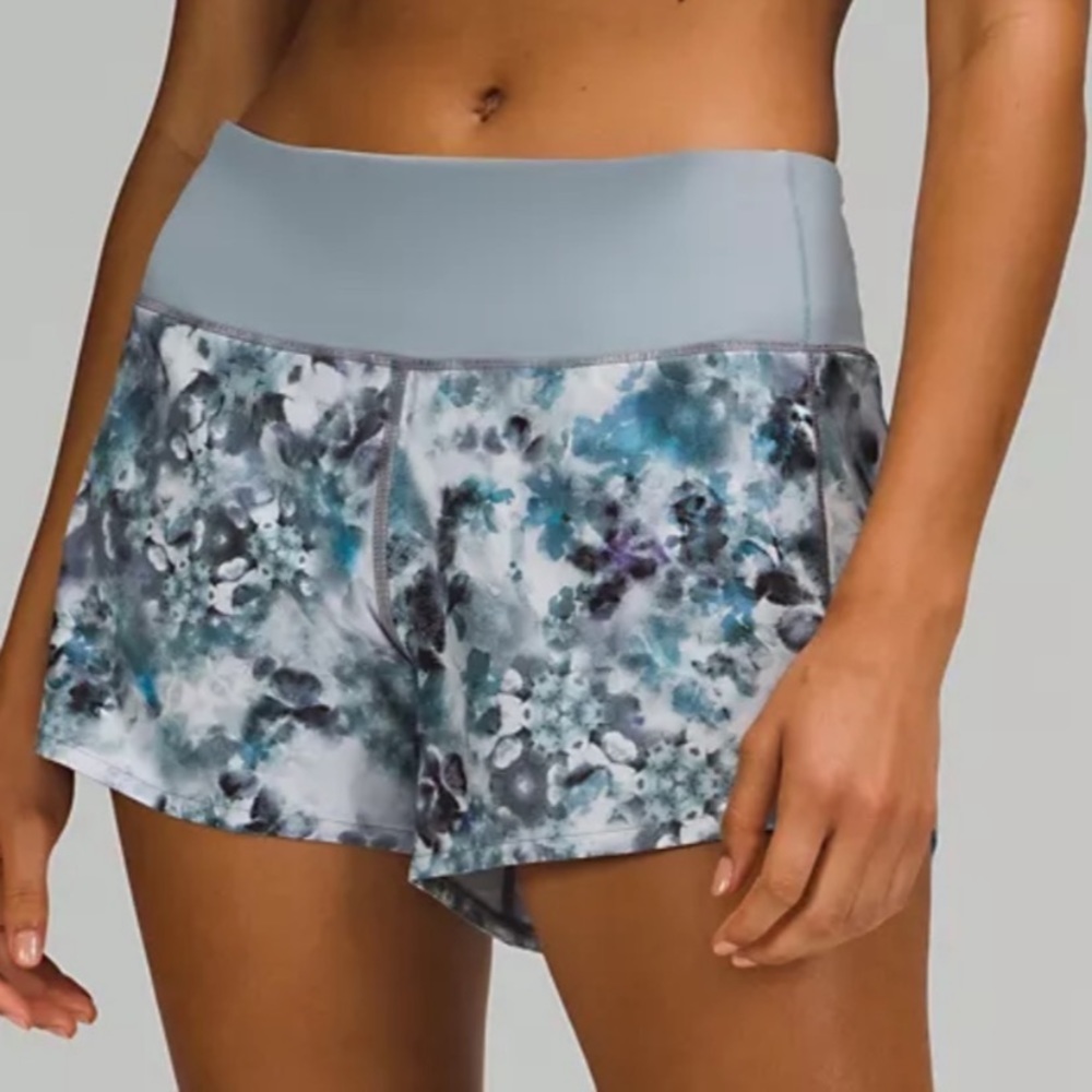 💙LULULEMON SPEED UP SHORT 4”-KALEIDOFLORAL MULTI - Picture 4 of 13
